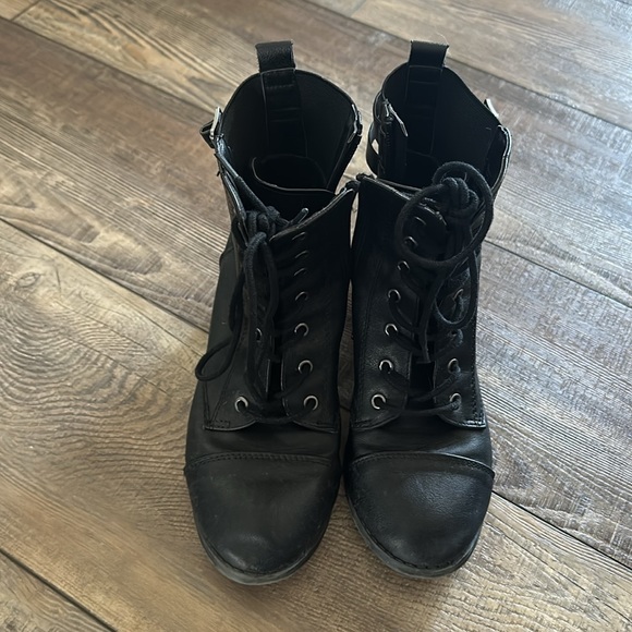 Heeled combat boots - Picture 2 of 3